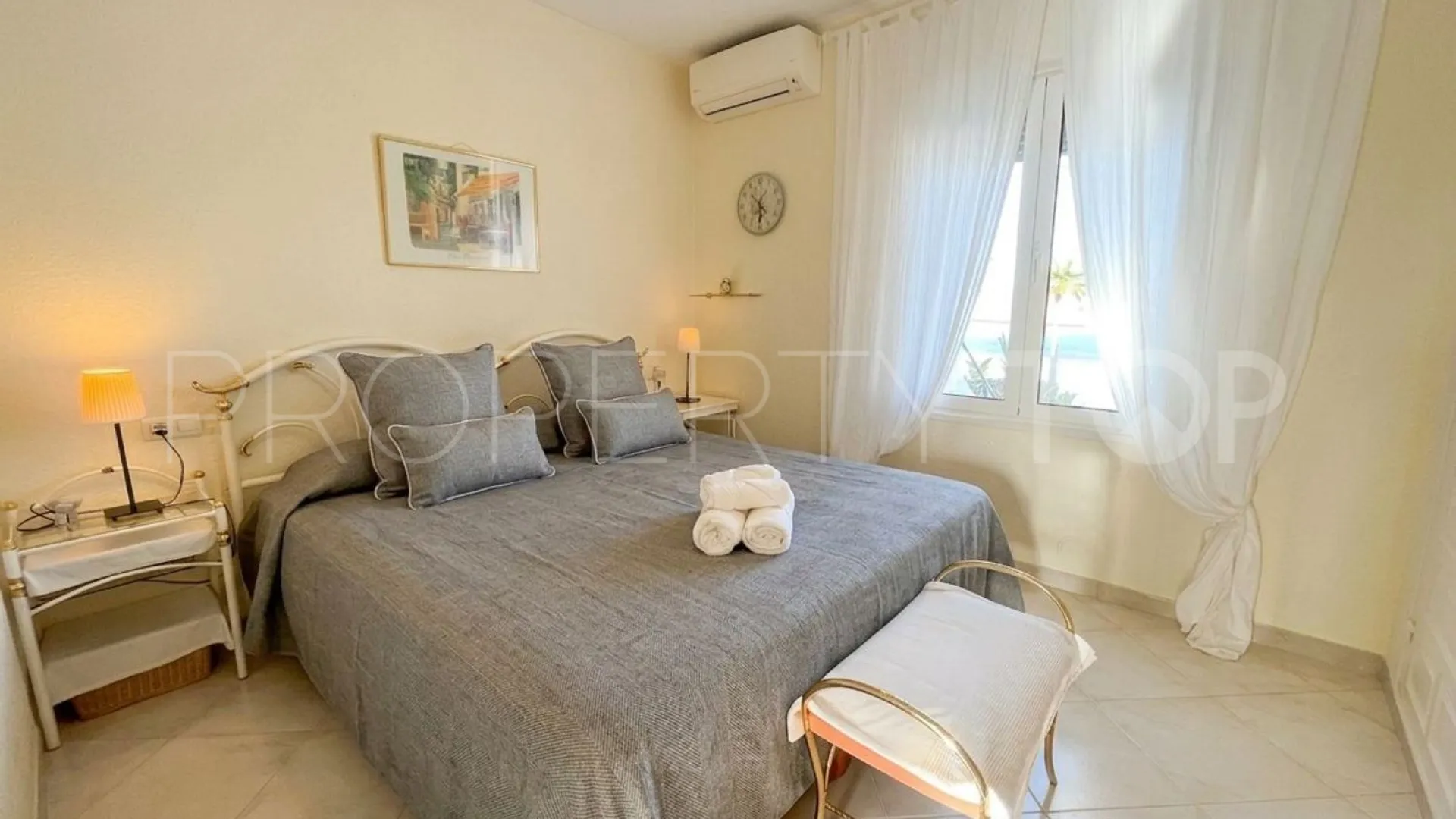 Piso con 2 dormitorios a la venta en Velilla - Velilla Taramay