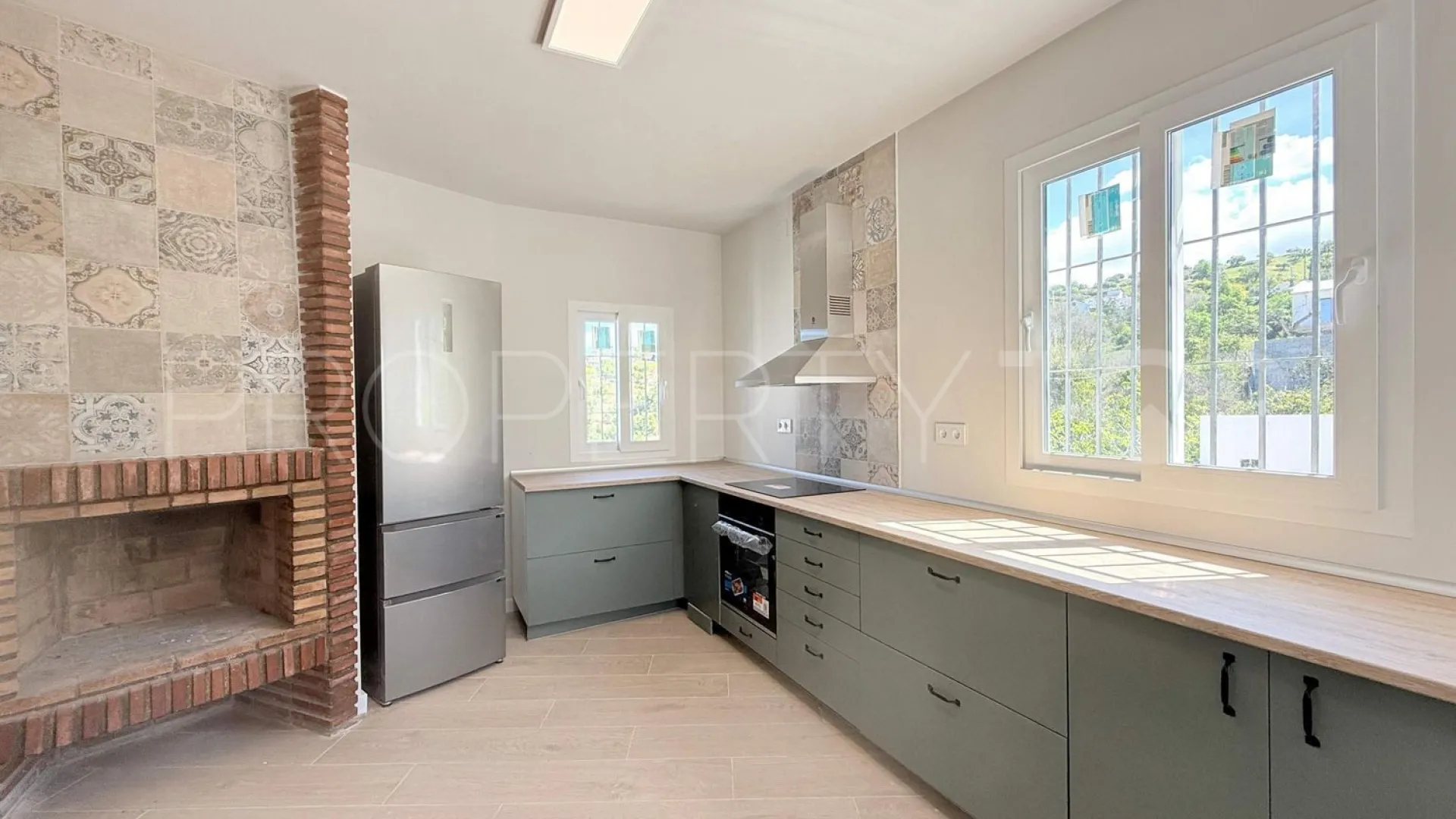 Casa de campo con 3 dormitorios en venta en Coin