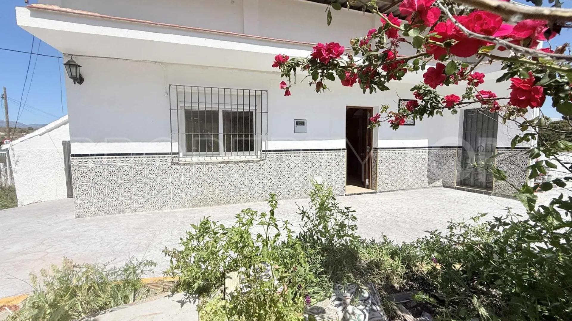 Casa de campo con 3 dormitorios en venta en Coin