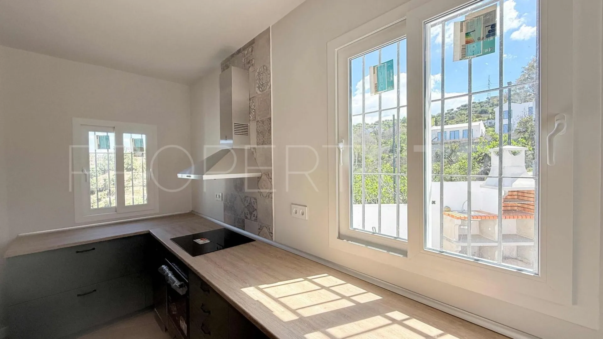 Casa de campo con 3 dormitorios en venta en Coin