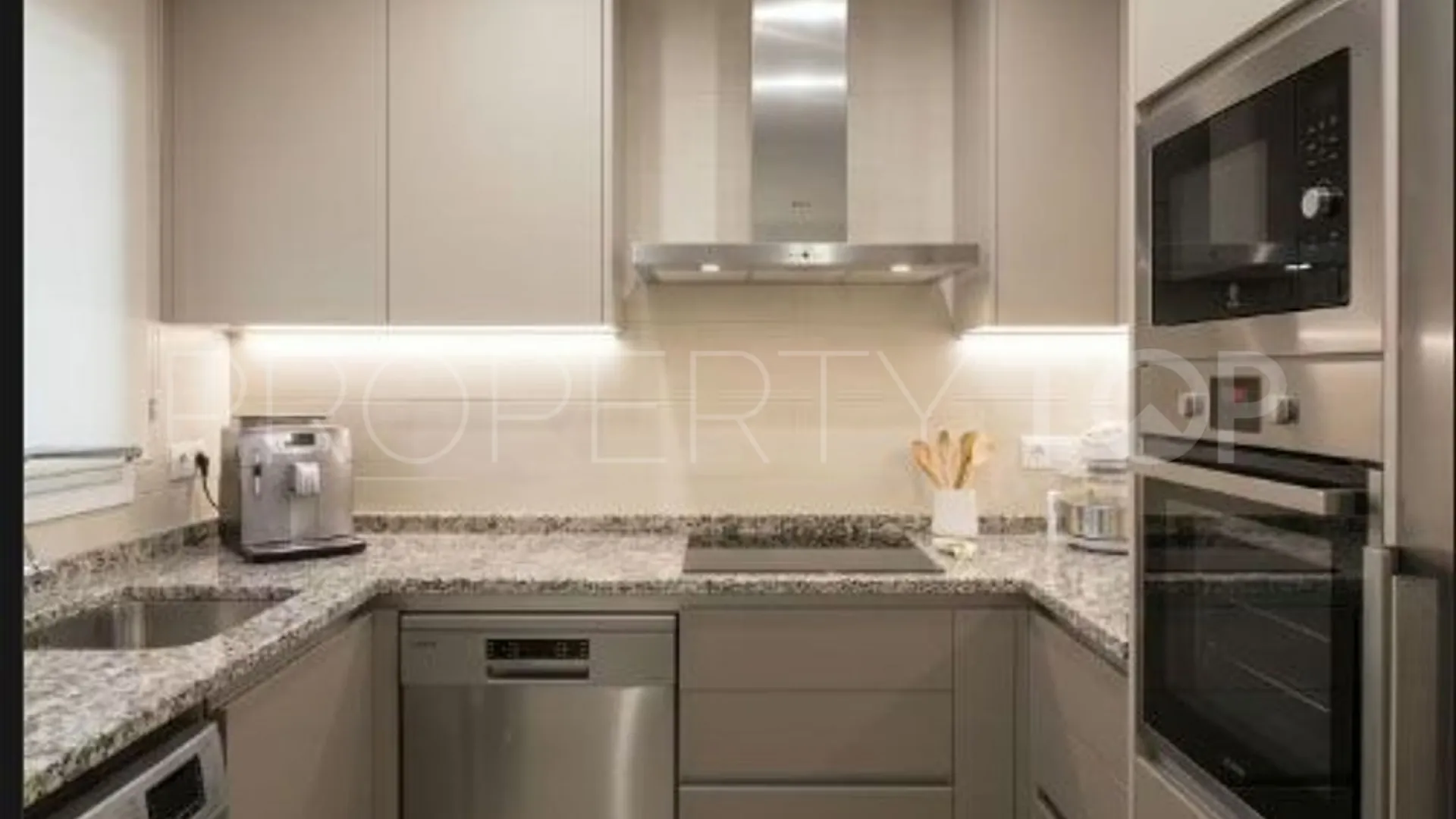 2 bedrooms flat for sale in Hacienda Elviria