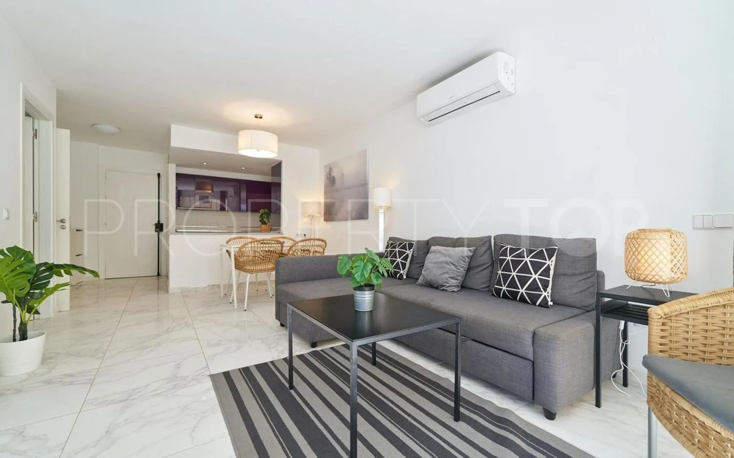 2 bedrooms flat in Playa Bajadilla - Puertos for sale