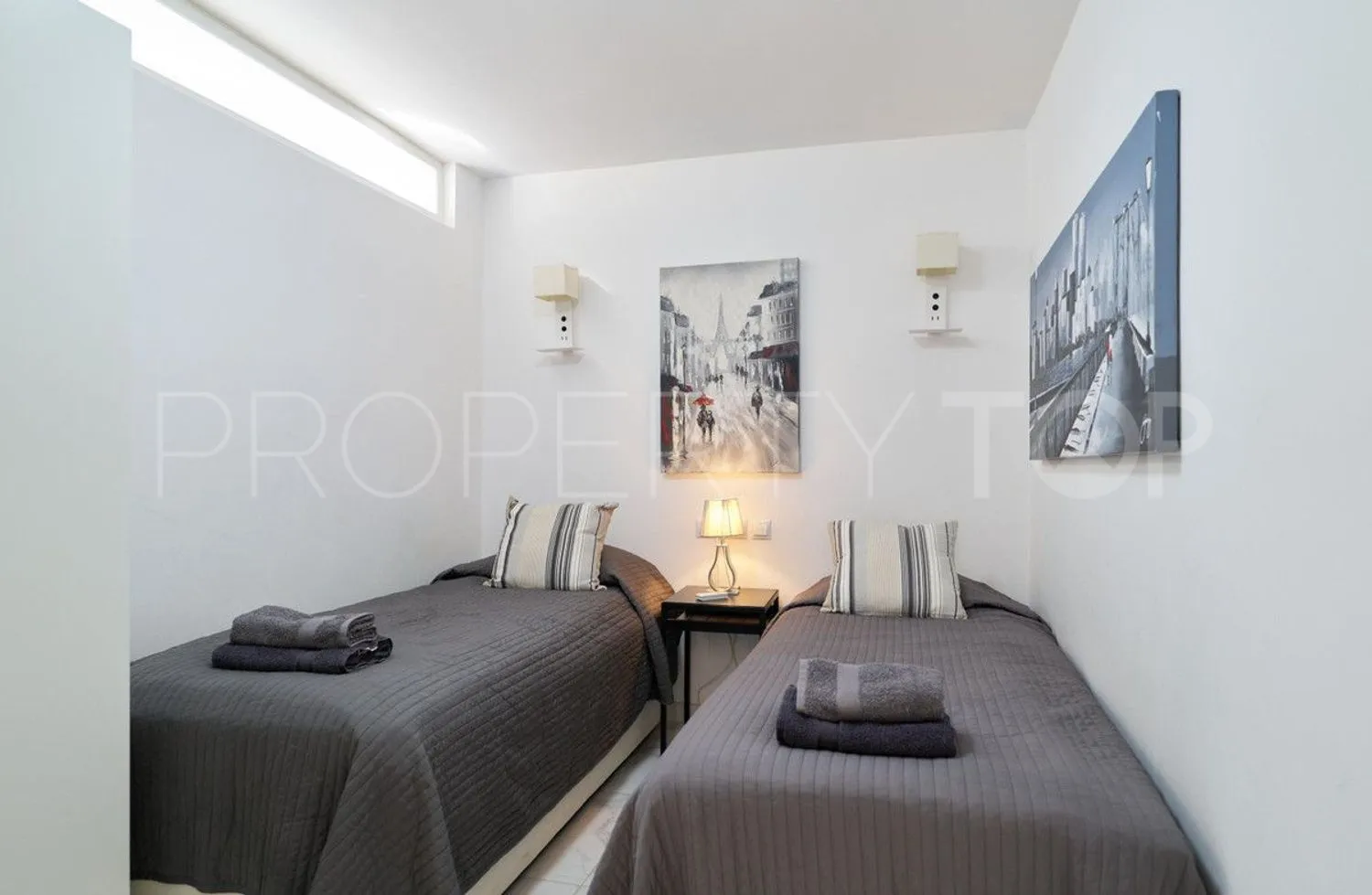 2 bedrooms flat in Playa Bajadilla - Puertos for sale