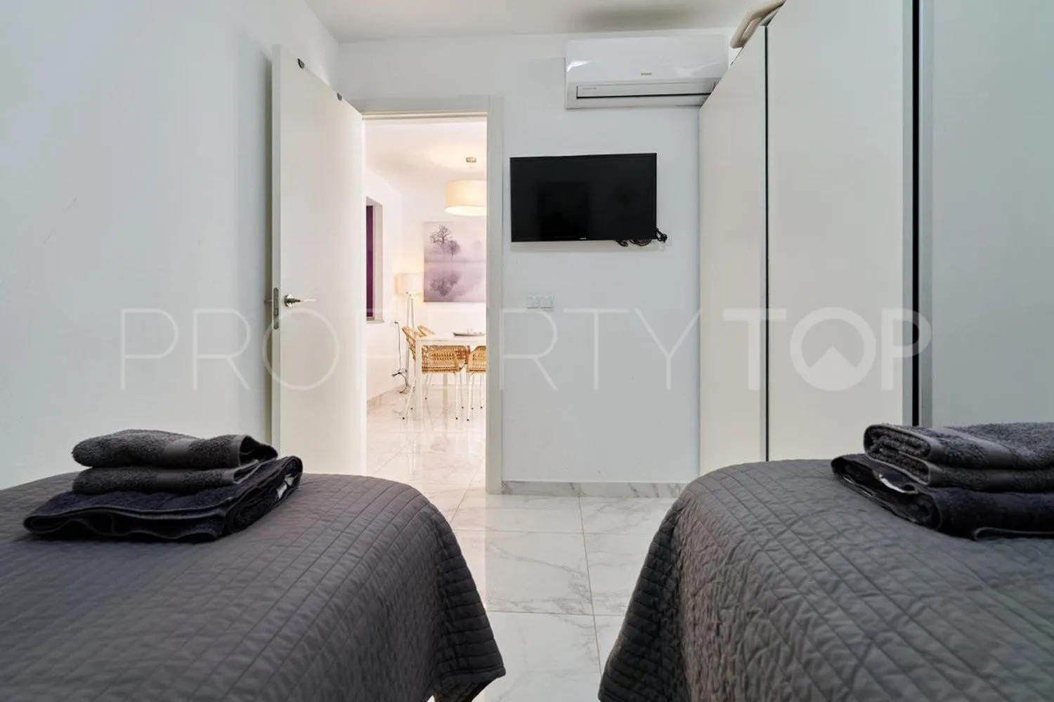 2 bedrooms flat in Playa Bajadilla - Puertos for sale