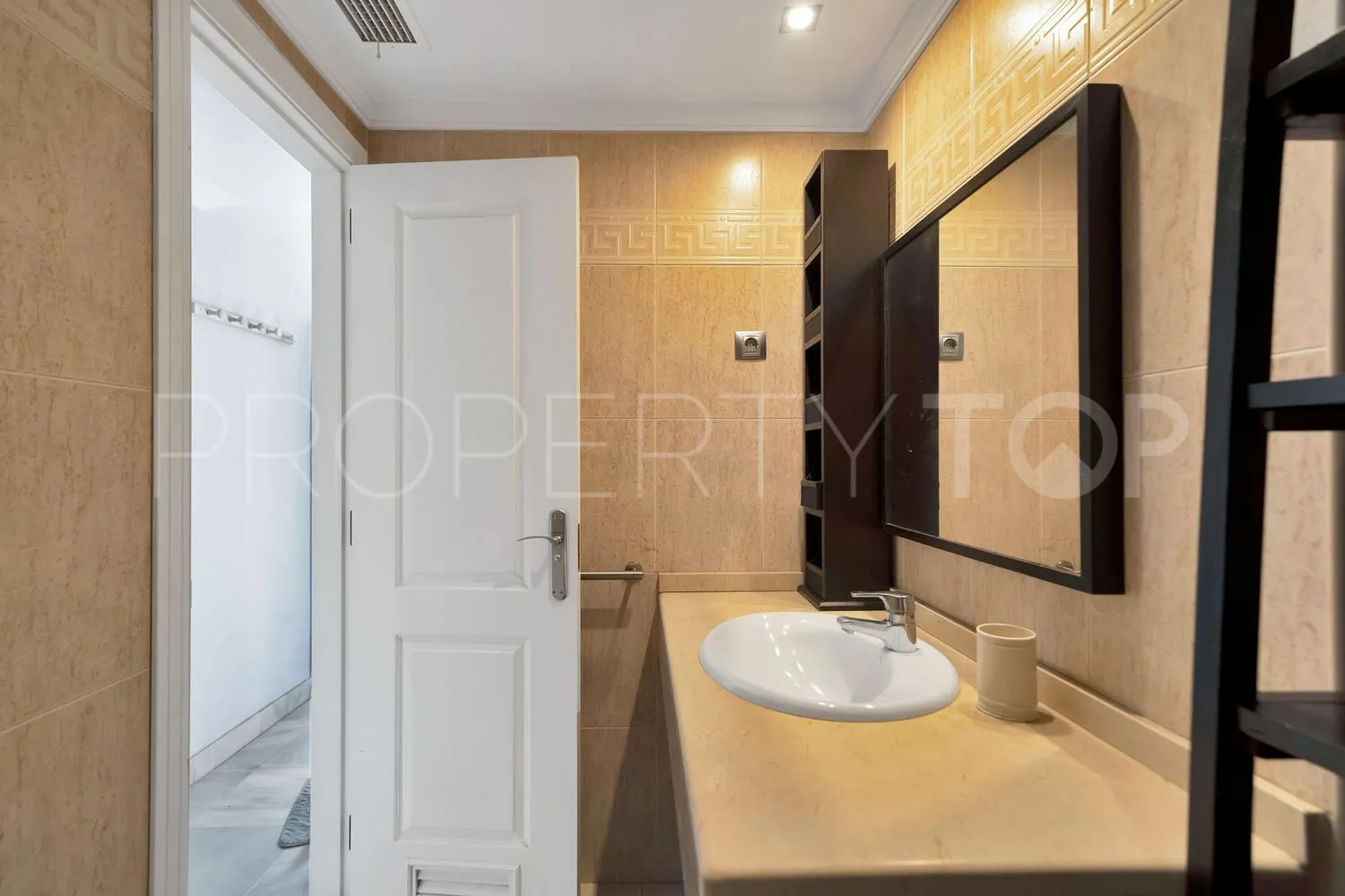 Flat for sale in La Carolina with 3 bedrooms