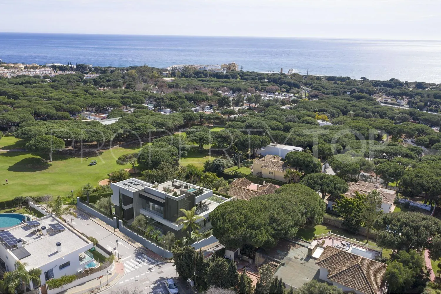Se vende villa en Cabopino