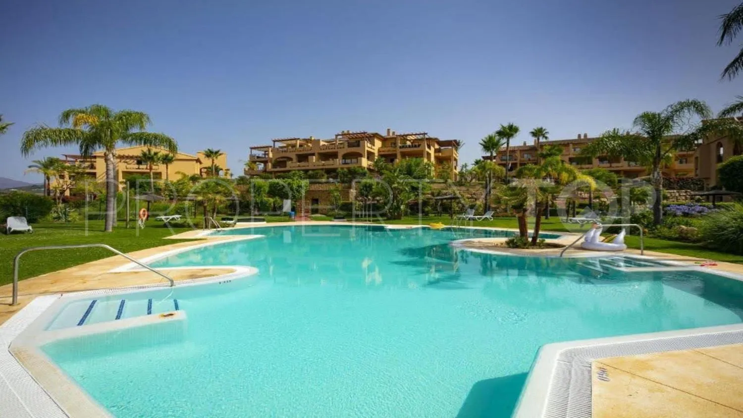 For sale El Paraiso flat