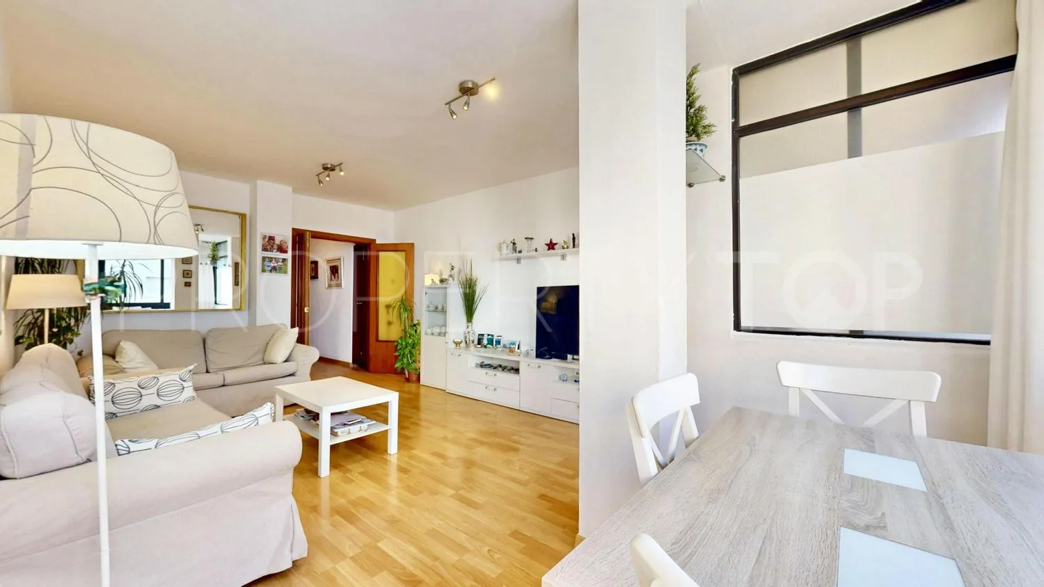 Piso de 3 dormitorios en venta en Las Gaviotas - Carvajal