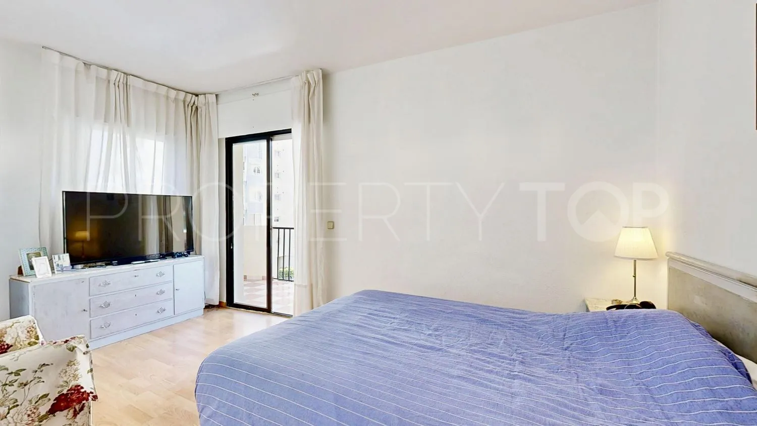 Piso de 3 dormitorios en venta en Las Gaviotas - Carvajal