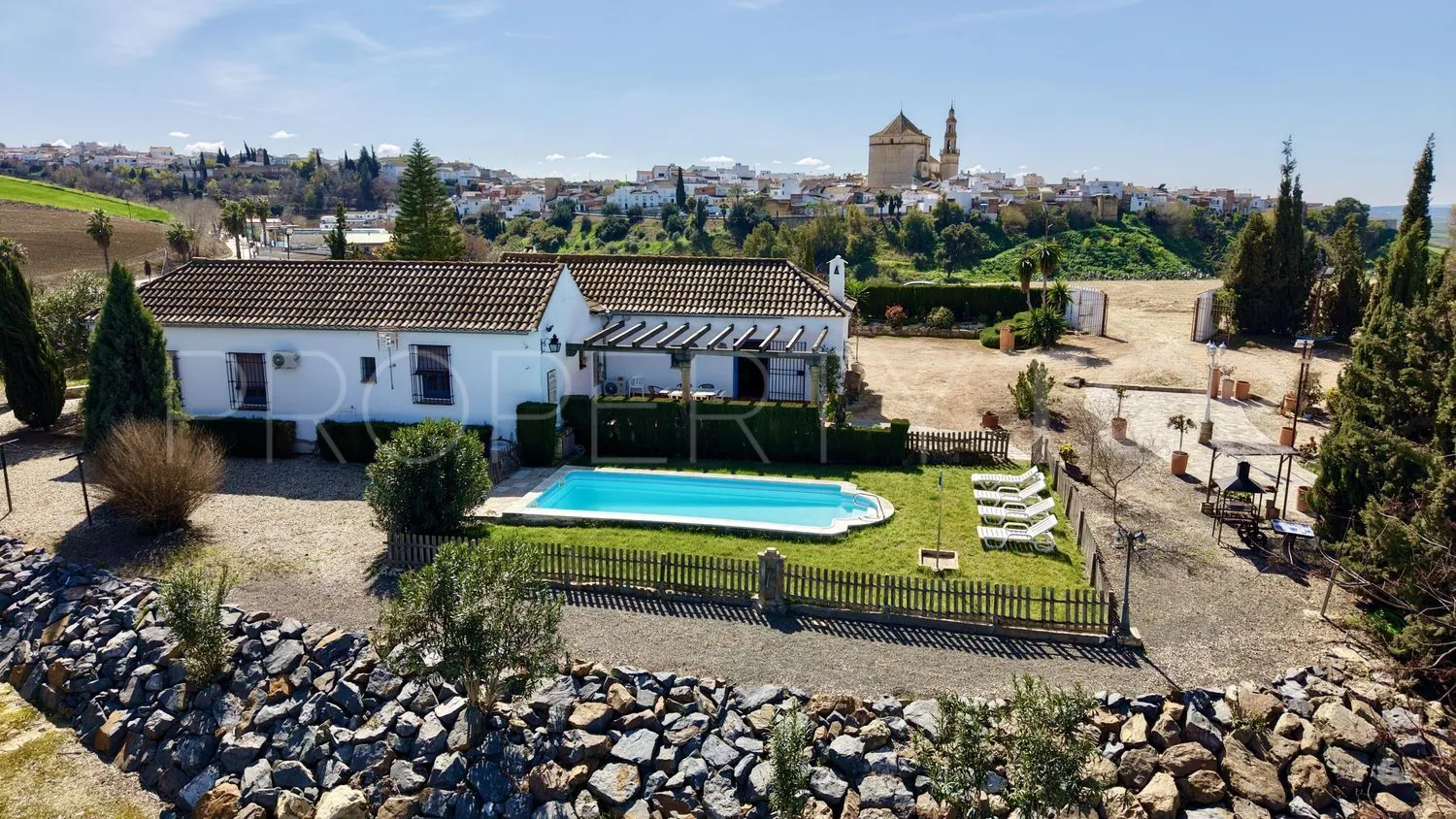 Se vende casa de campo en Santaella