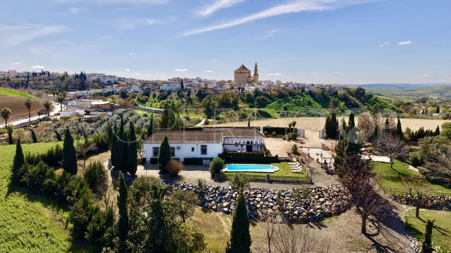 Se vende casa de campo en Santaella