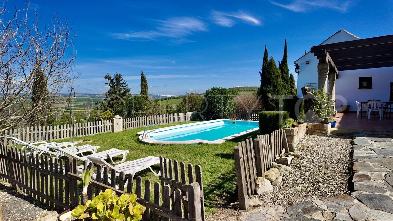 Se vende casa de campo en Santaella