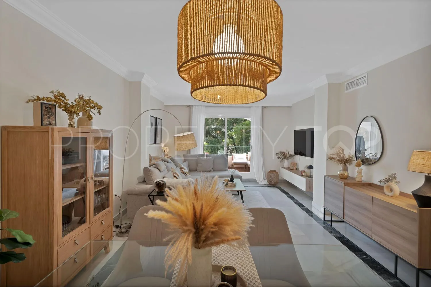 Buy flat in La Carolina