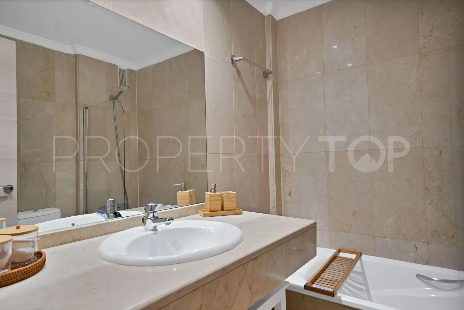 Buy flat in La Carolina