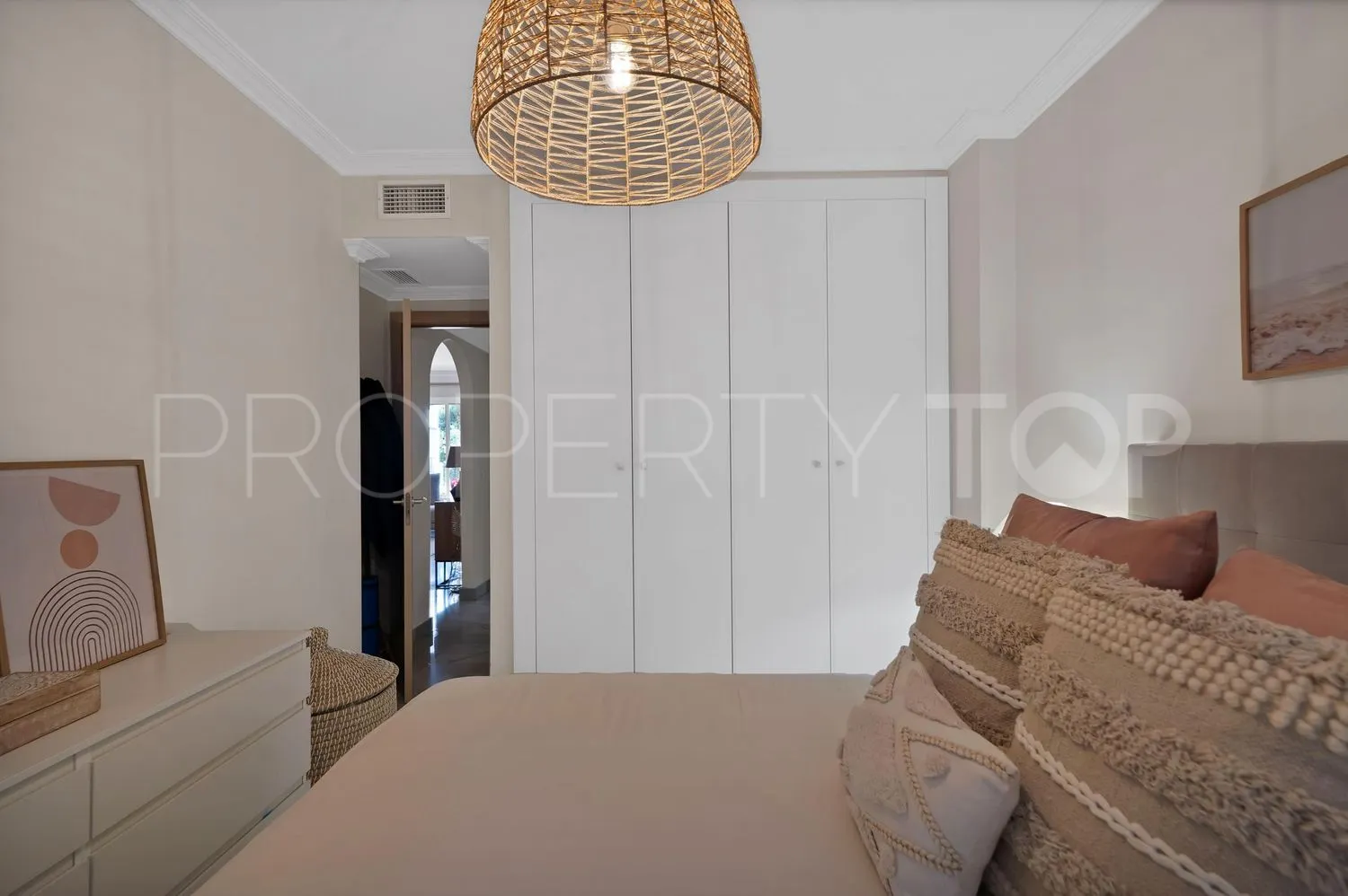 Buy flat in La Carolina