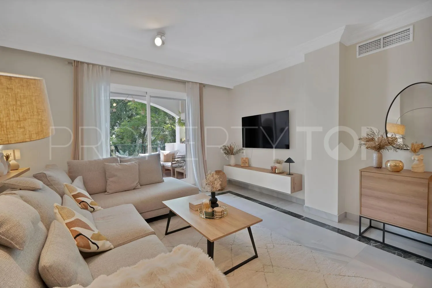 Buy flat in La Carolina