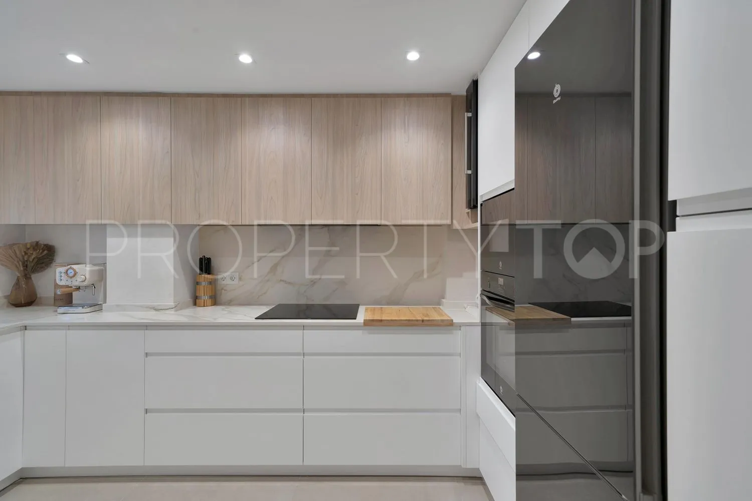 Buy flat in La Carolina