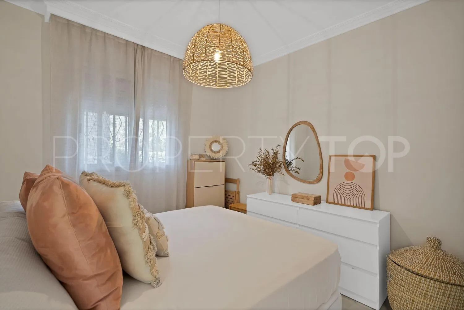 Buy flat in La Carolina