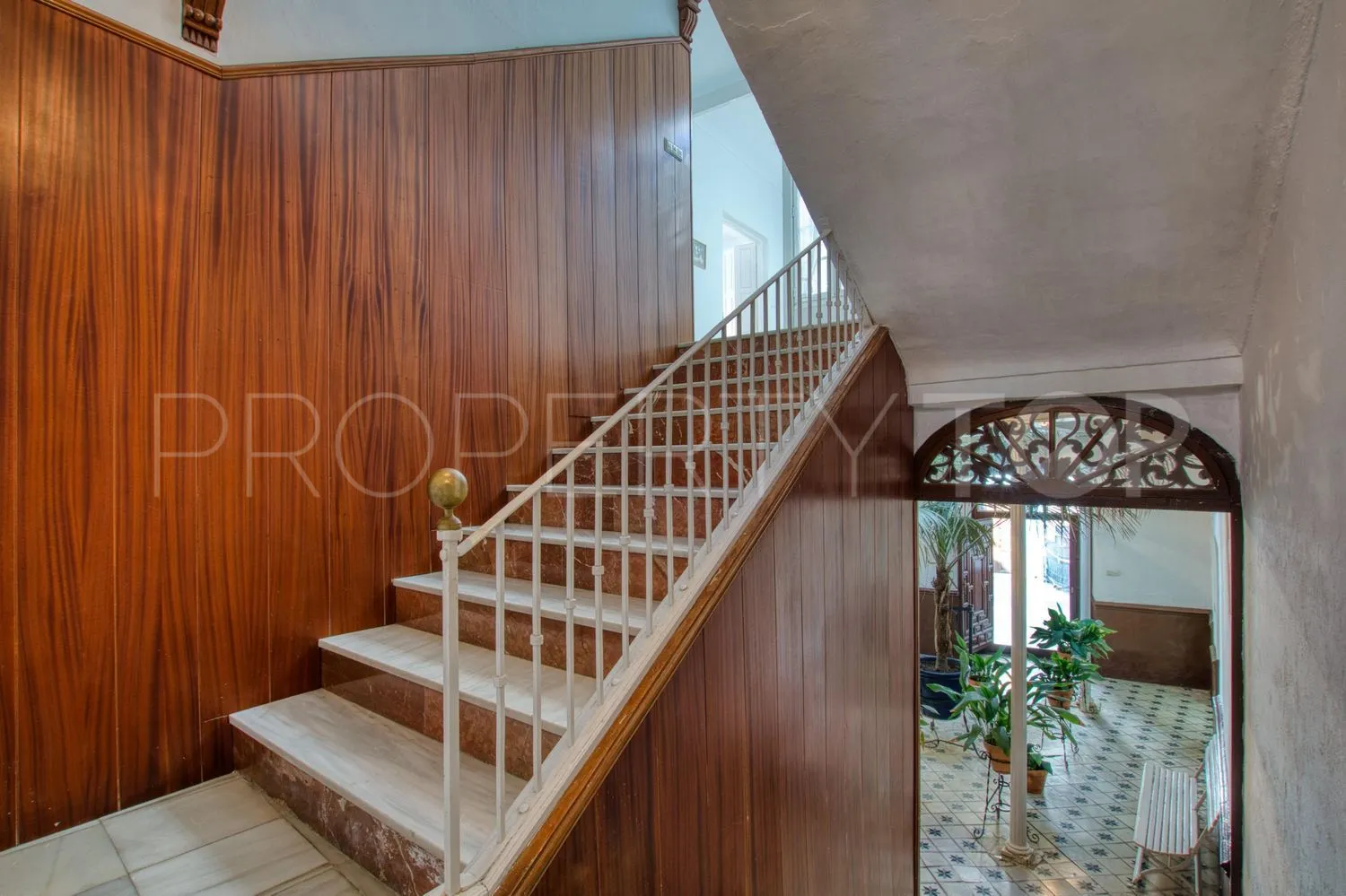 Casa de 12 dormitorios en venta en Centro Ciudad - El Carmen