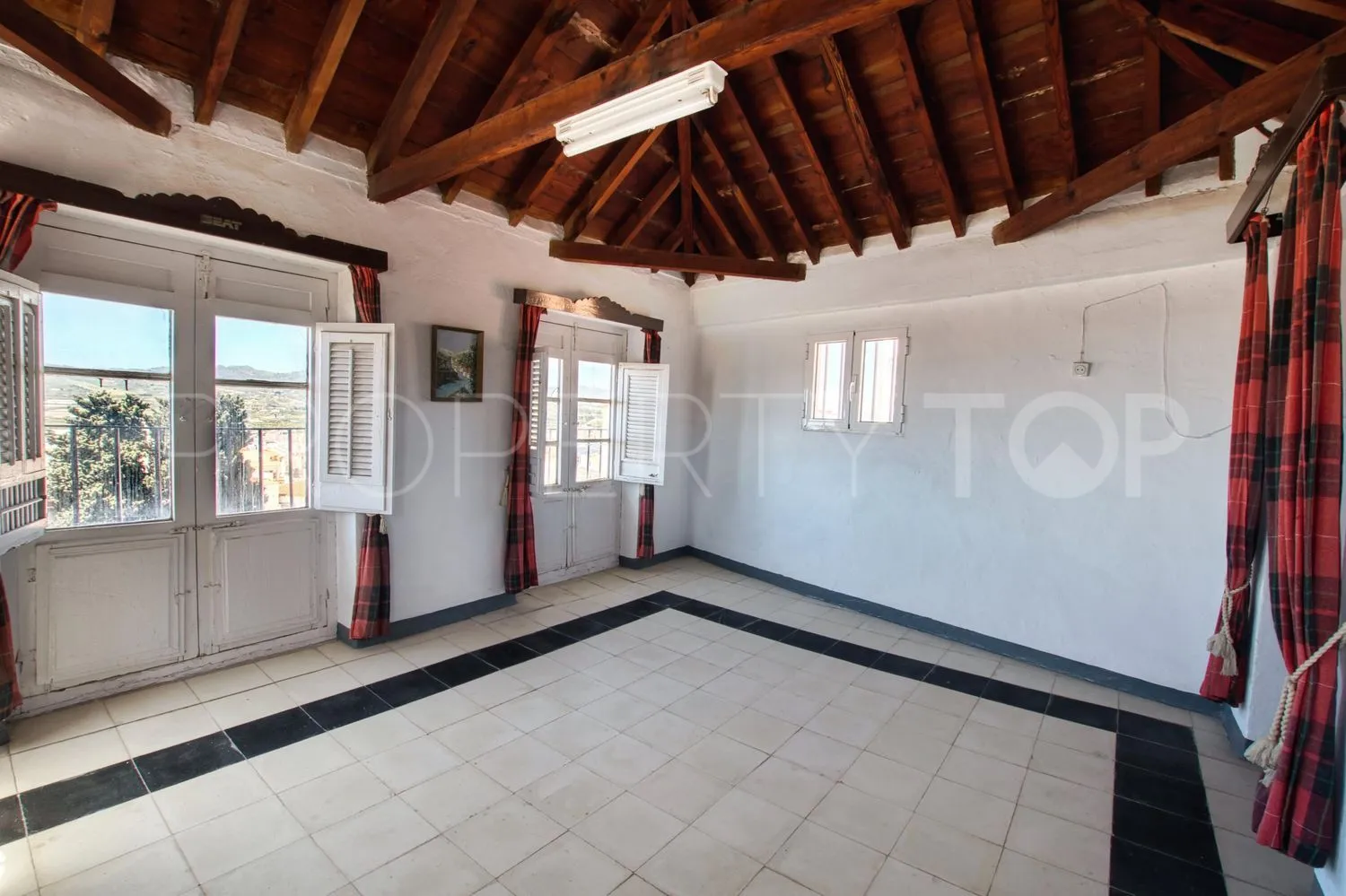 Casa de 12 dormitorios en venta en Centro Ciudad - El Carmen