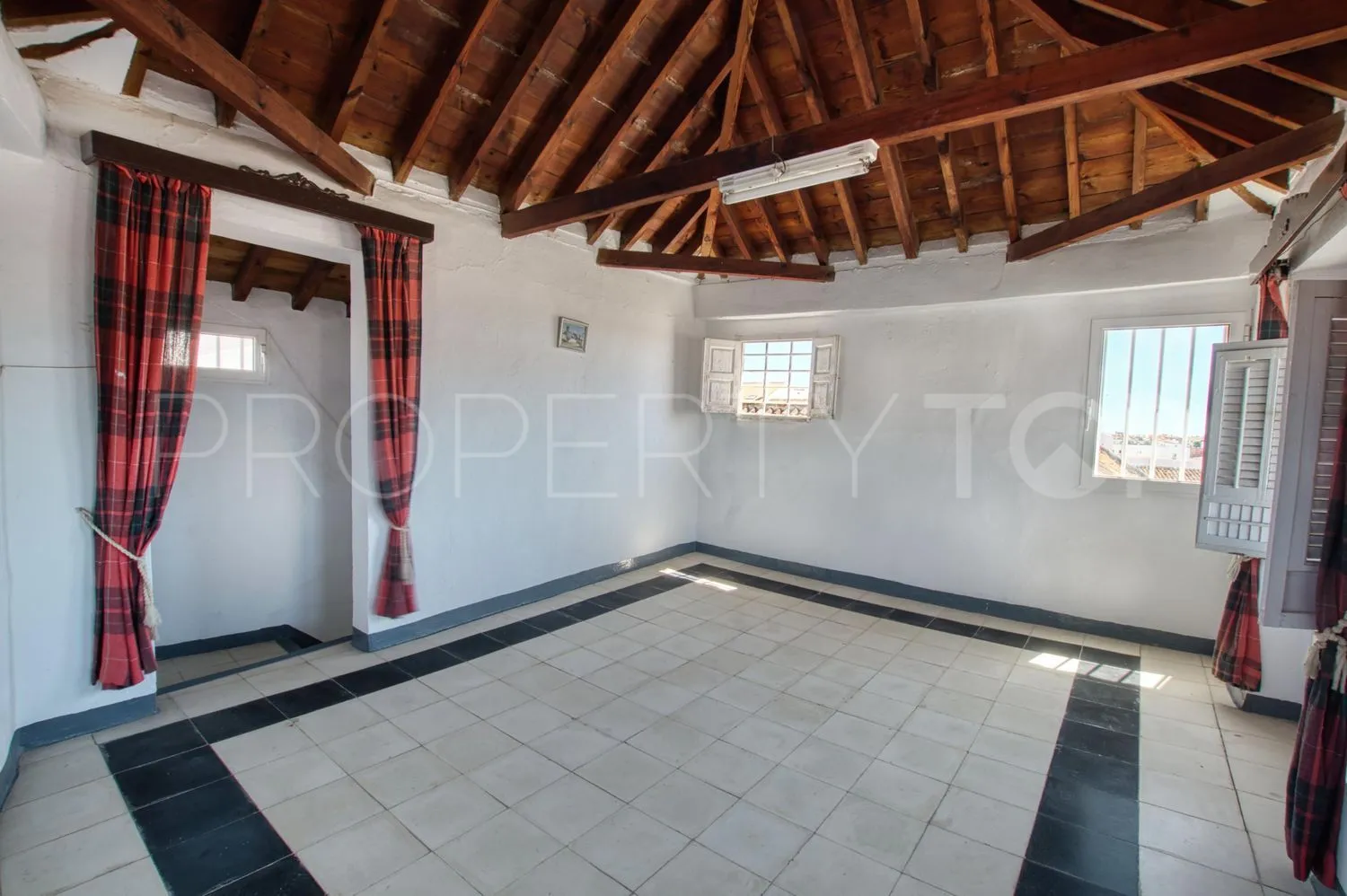 Casa de 12 dormitorios en venta en Centro Ciudad - El Carmen