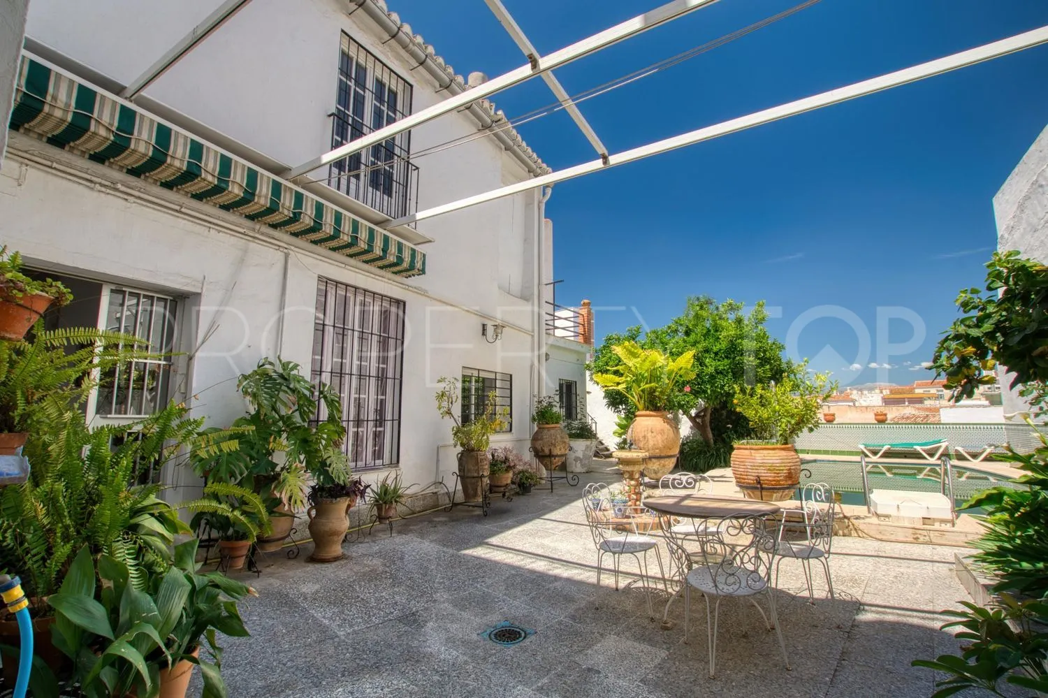Casa de 12 dormitorios en venta en Centro Ciudad - El Carmen