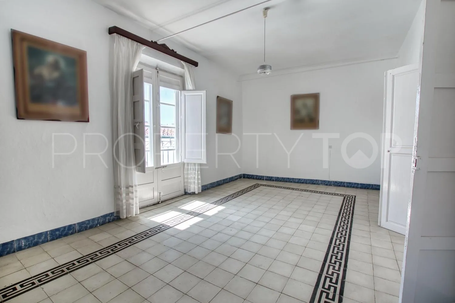 Casa de 12 dormitorios en venta en Centro Ciudad - El Carmen