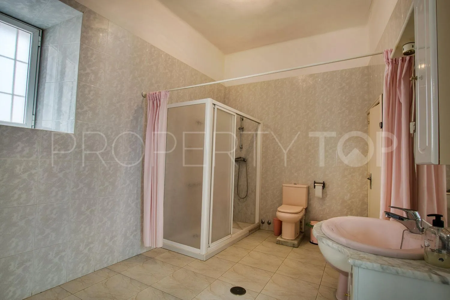 Casa de 12 dormitorios en venta en Centro Ciudad - El Carmen
