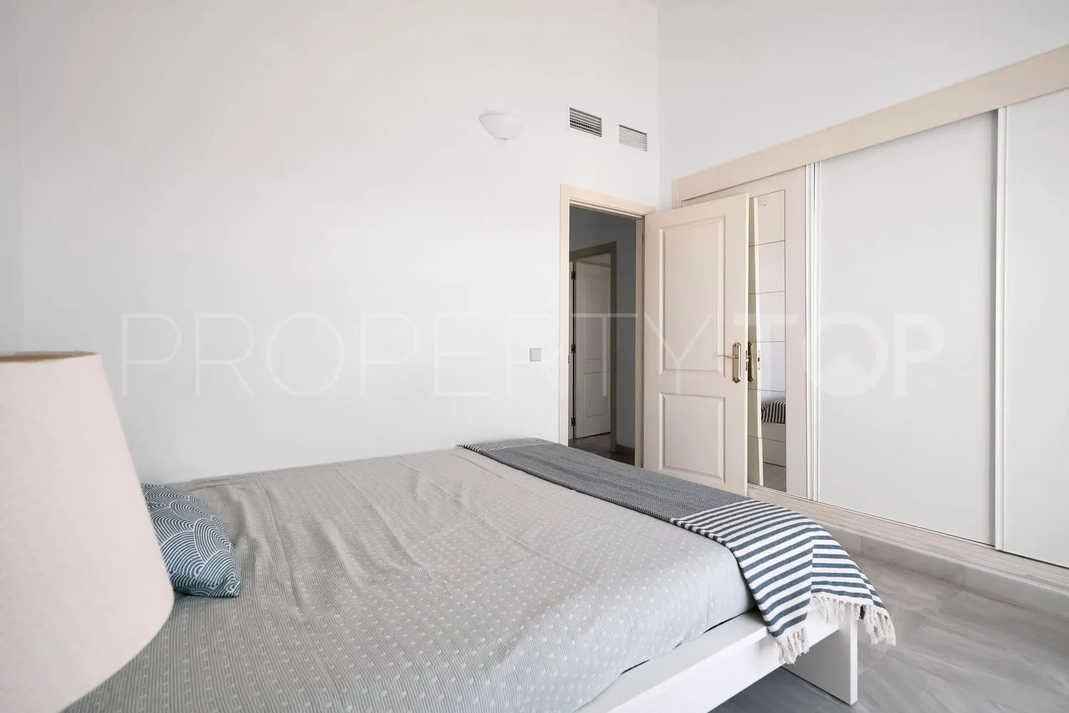 For sale La Carolina 3 bedrooms flat