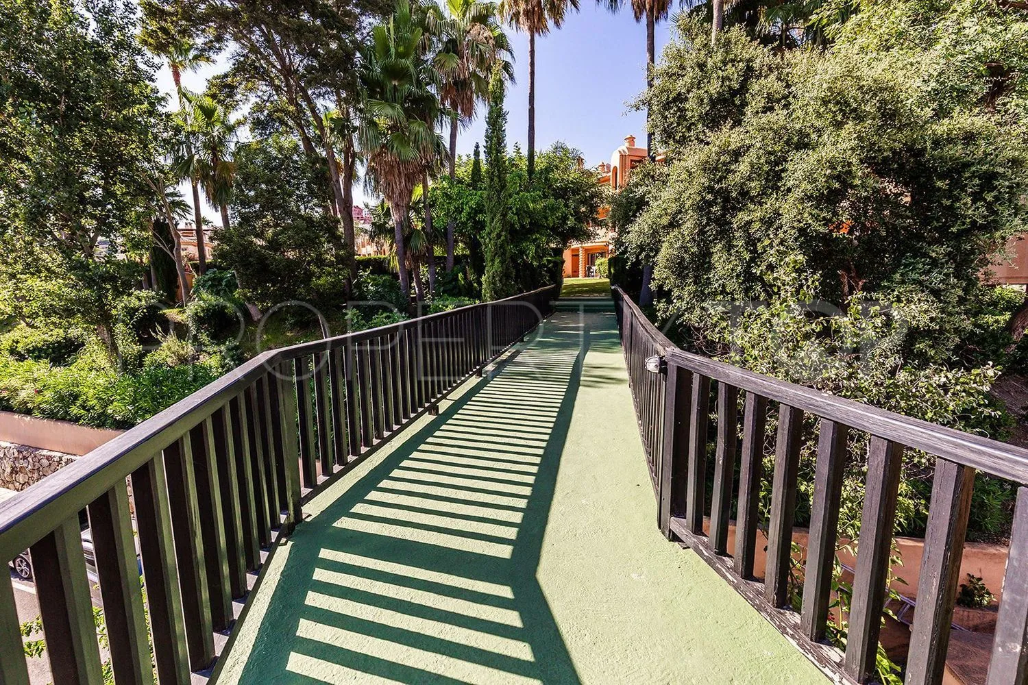 For sale flat with 3 bedrooms in Sitio de Calahonda