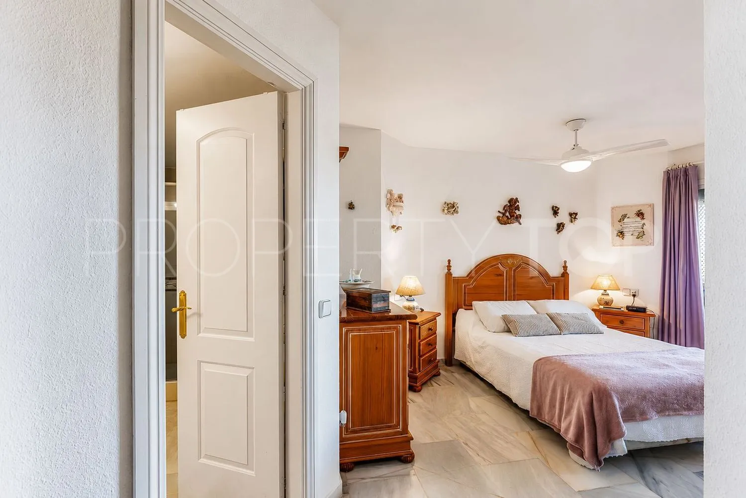 For sale flat with 3 bedrooms in Sitio de Calahonda