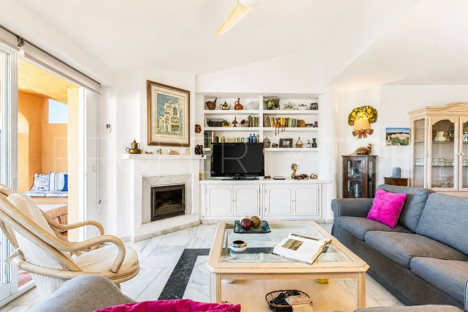 For sale flat with 3 bedrooms in Sitio de Calahonda