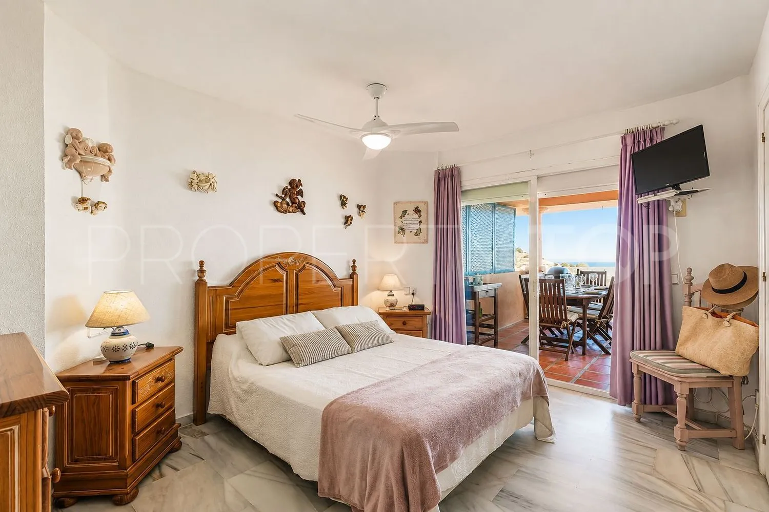 For sale flat with 3 bedrooms in Sitio de Calahonda