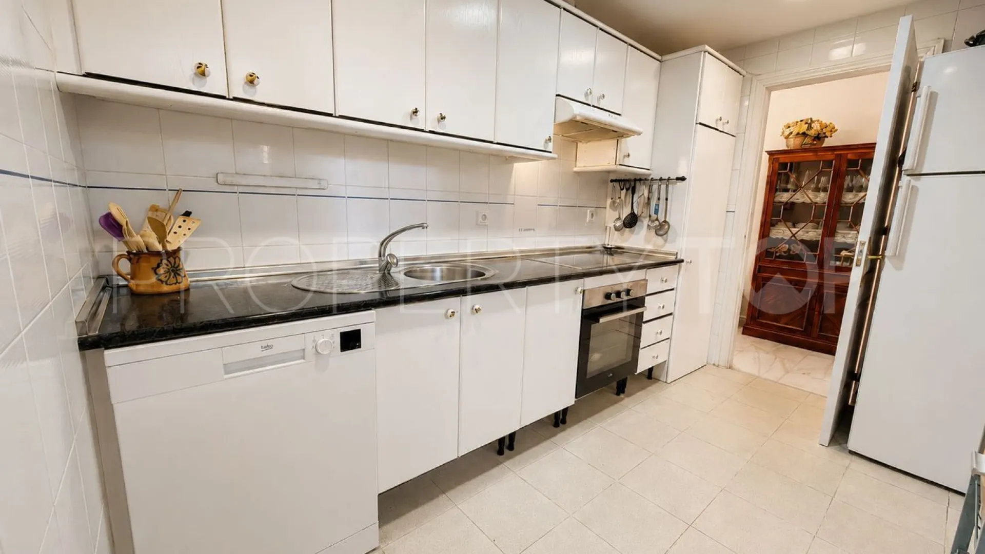 For sale flat with 3 bedrooms in Sitio de Calahonda