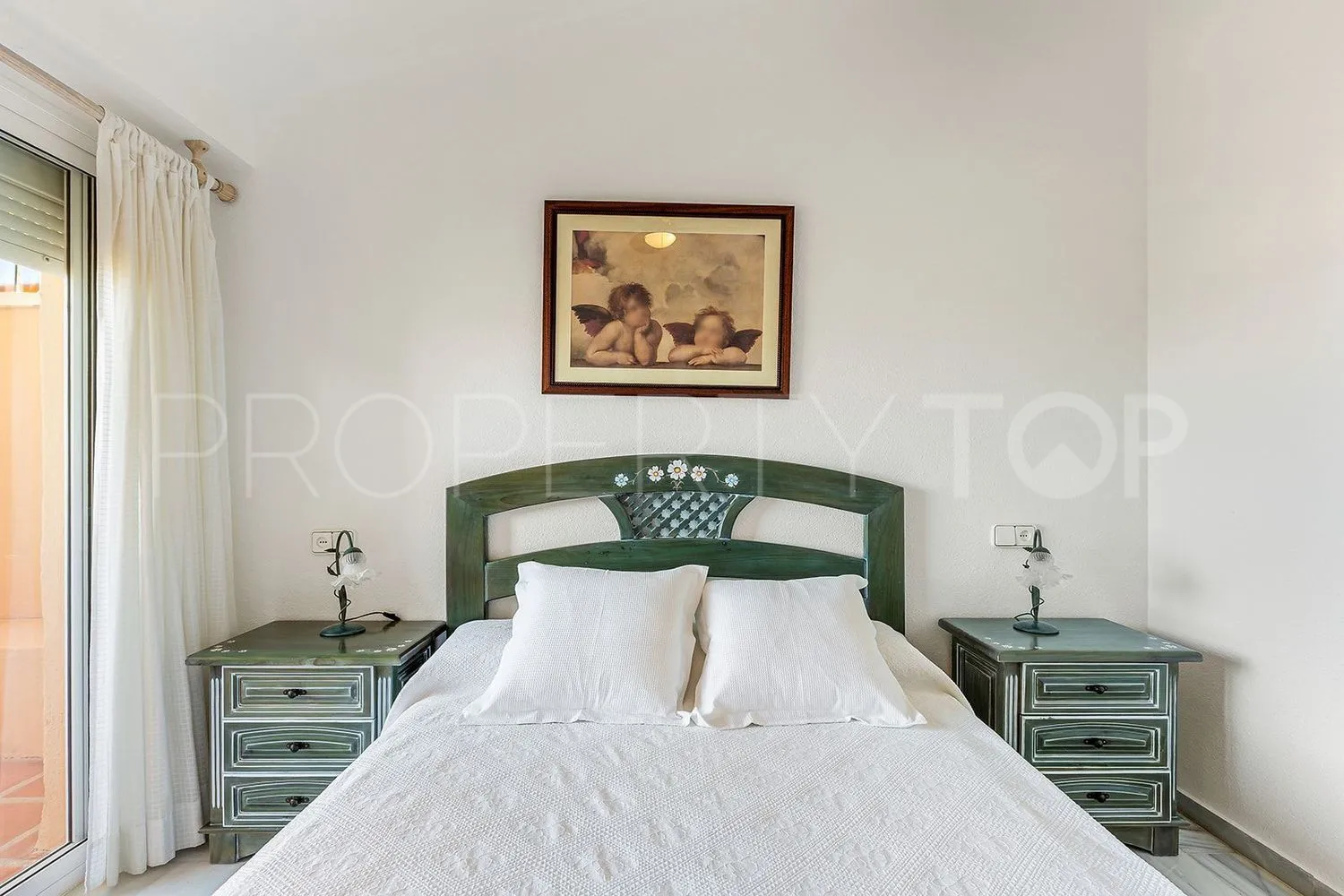 For sale flat with 3 bedrooms in Sitio de Calahonda