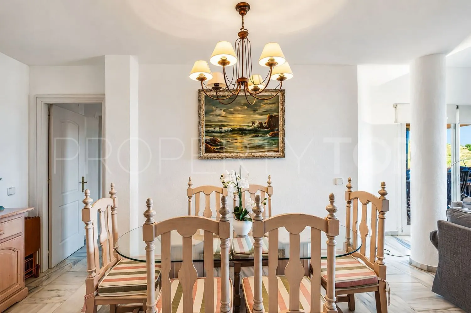 For sale flat with 3 bedrooms in Sitio de Calahonda