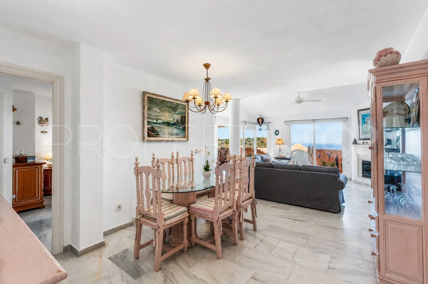 For sale flat with 3 bedrooms in Sitio de Calahonda