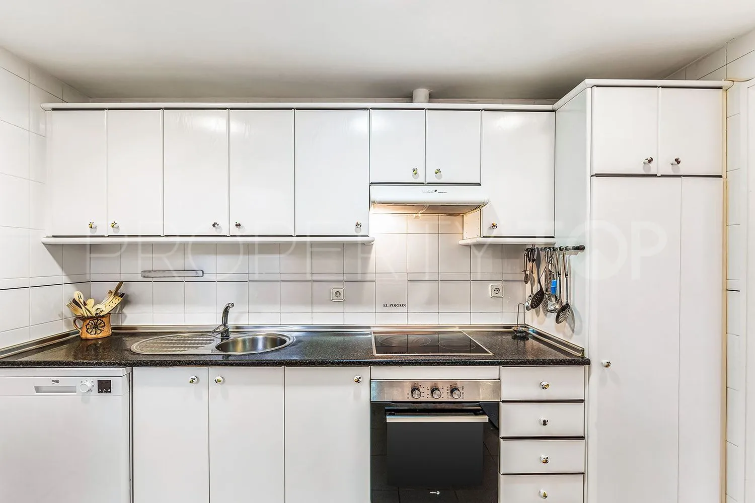 For sale flat with 3 bedrooms in Sitio de Calahonda