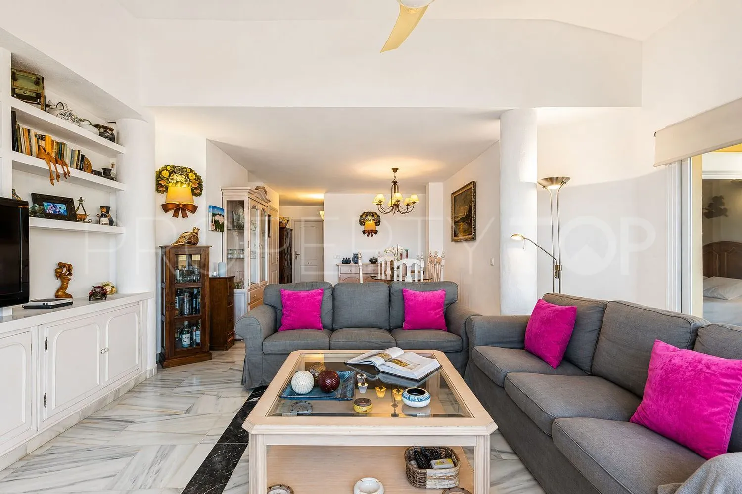 For sale flat with 3 bedrooms in Sitio de Calahonda