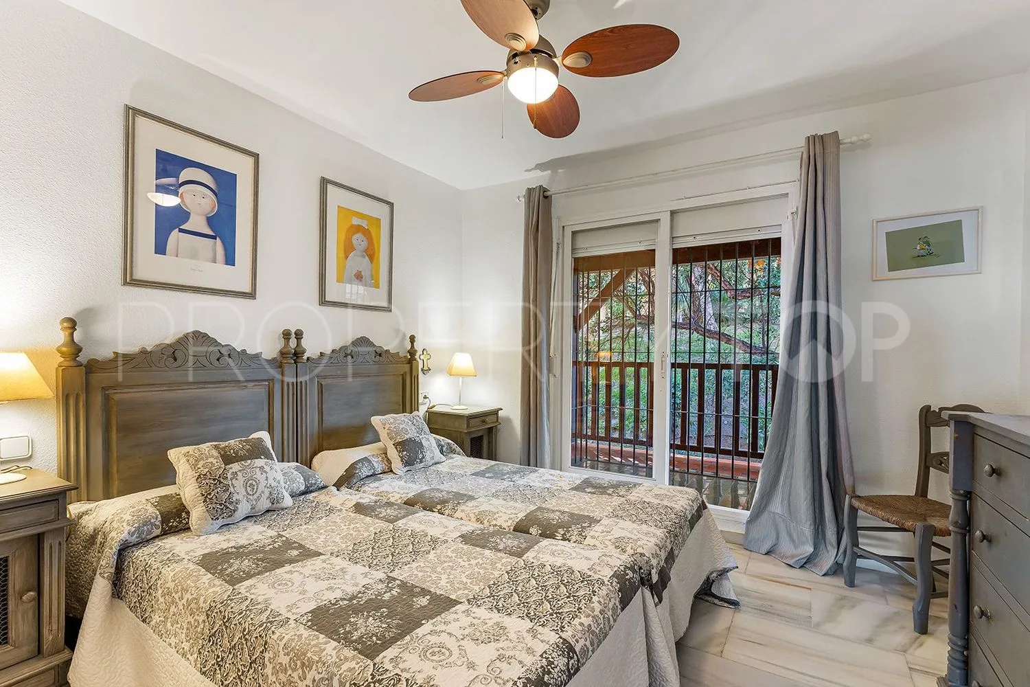 For sale flat with 3 bedrooms in Sitio de Calahonda