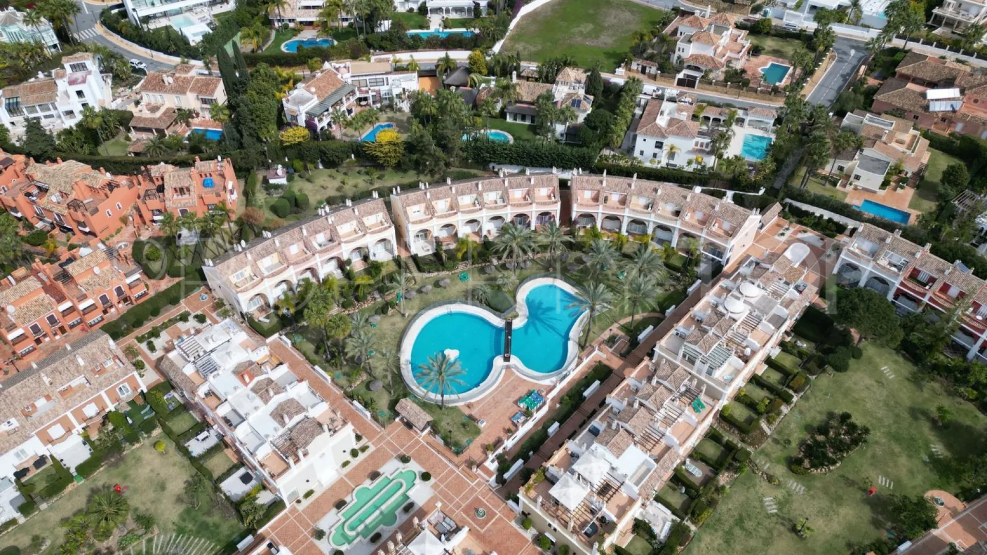 Bahia de Marbella, adosado de 4 dormitorios en venta