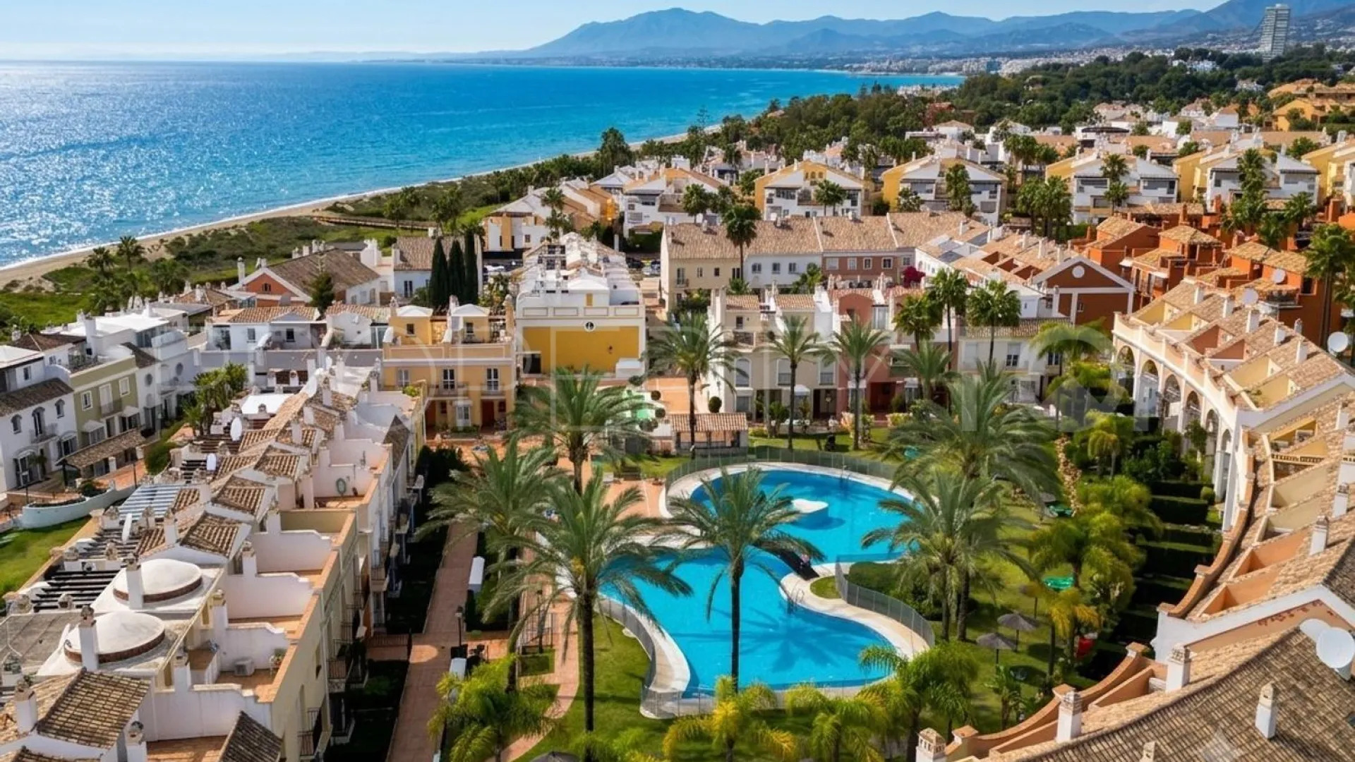 Bahia de Marbella, adosado de 4 dormitorios en venta