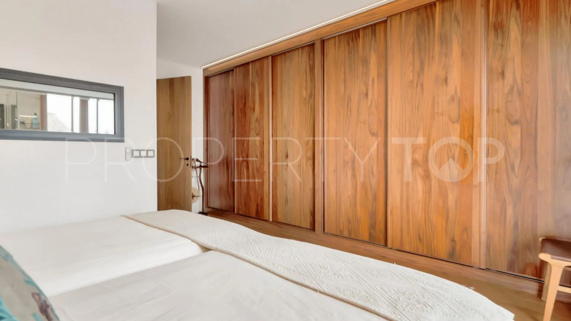 Bahia de Marbella, adosado de 4 dormitorios en venta