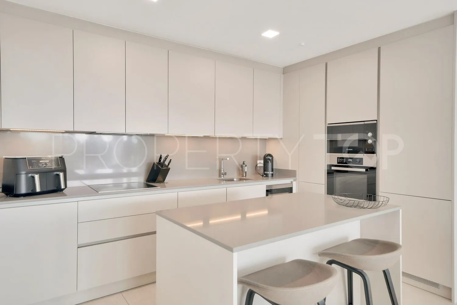 For sale La Quinta flat with 2 bedrooms