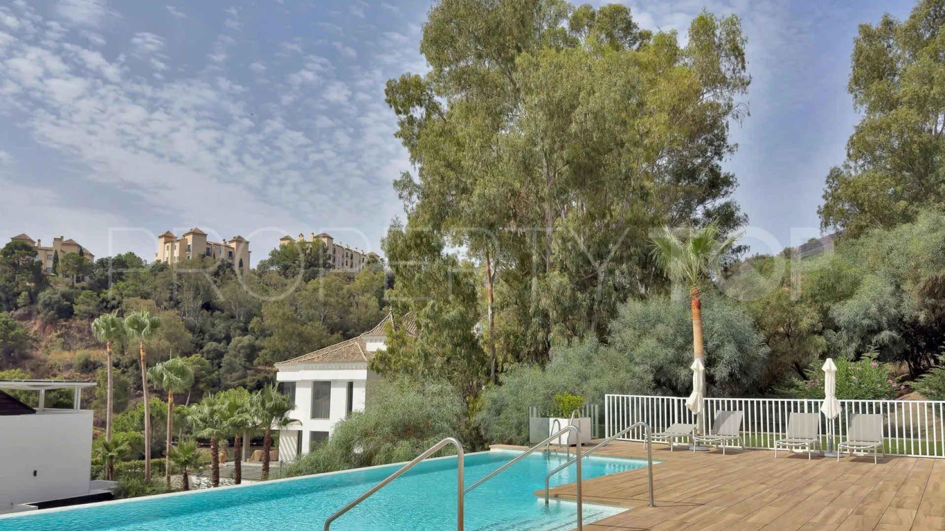 For sale La Quinta flat with 2 bedrooms
