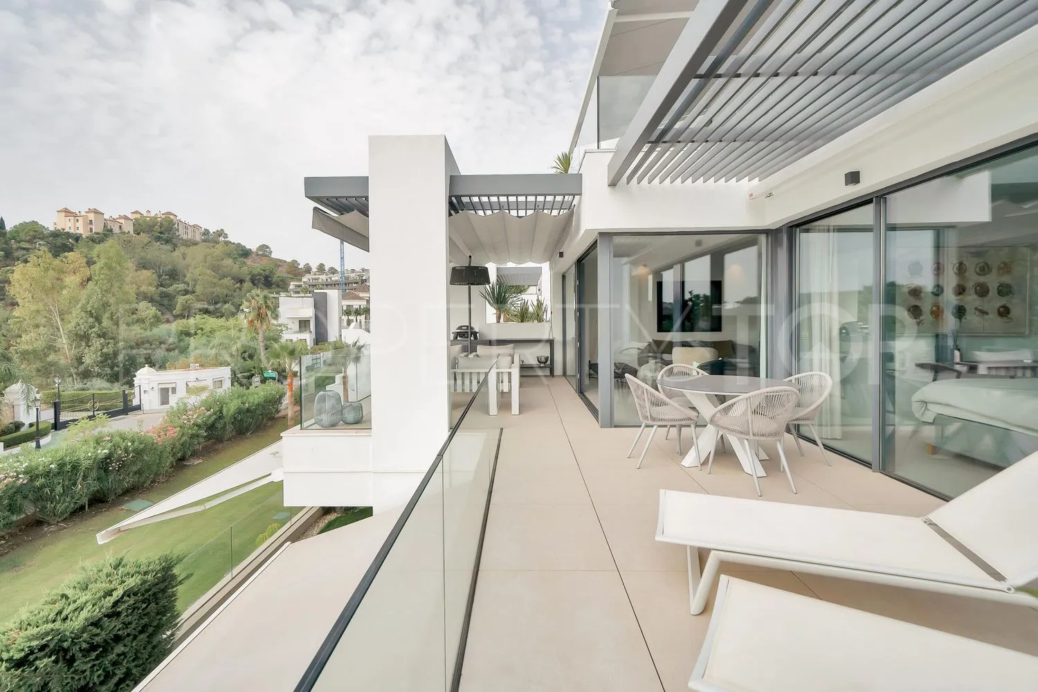 For sale La Quinta flat with 2 bedrooms