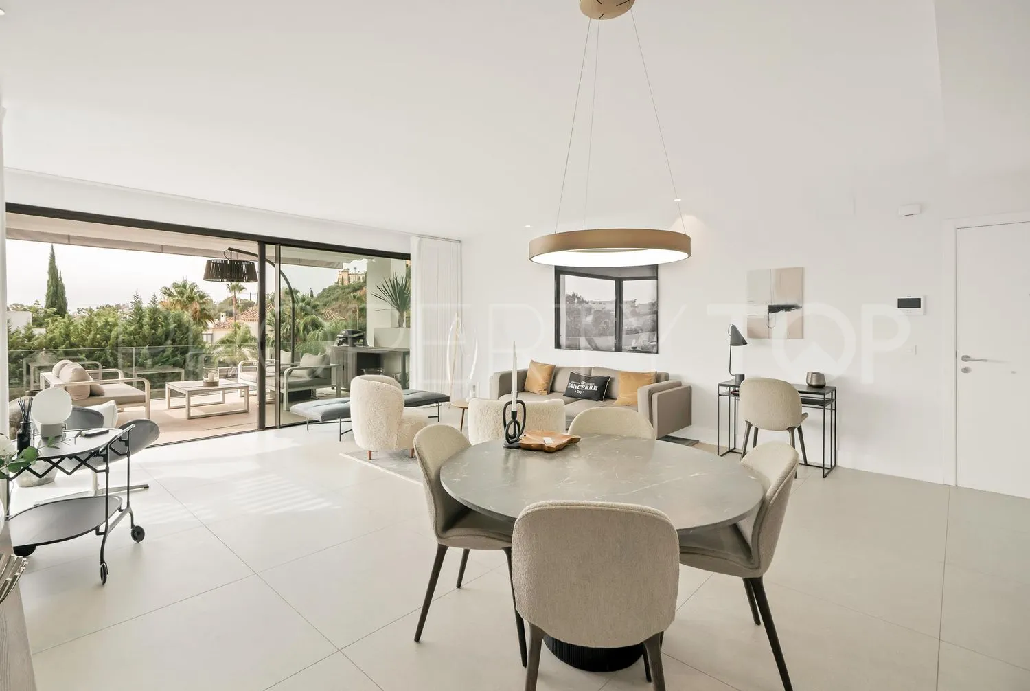 For sale La Quinta flat with 2 bedrooms