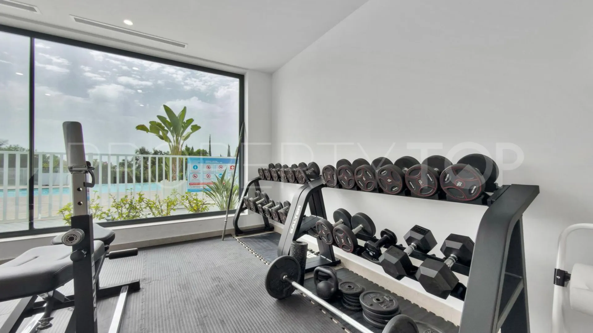 For sale La Quinta flat with 2 bedrooms