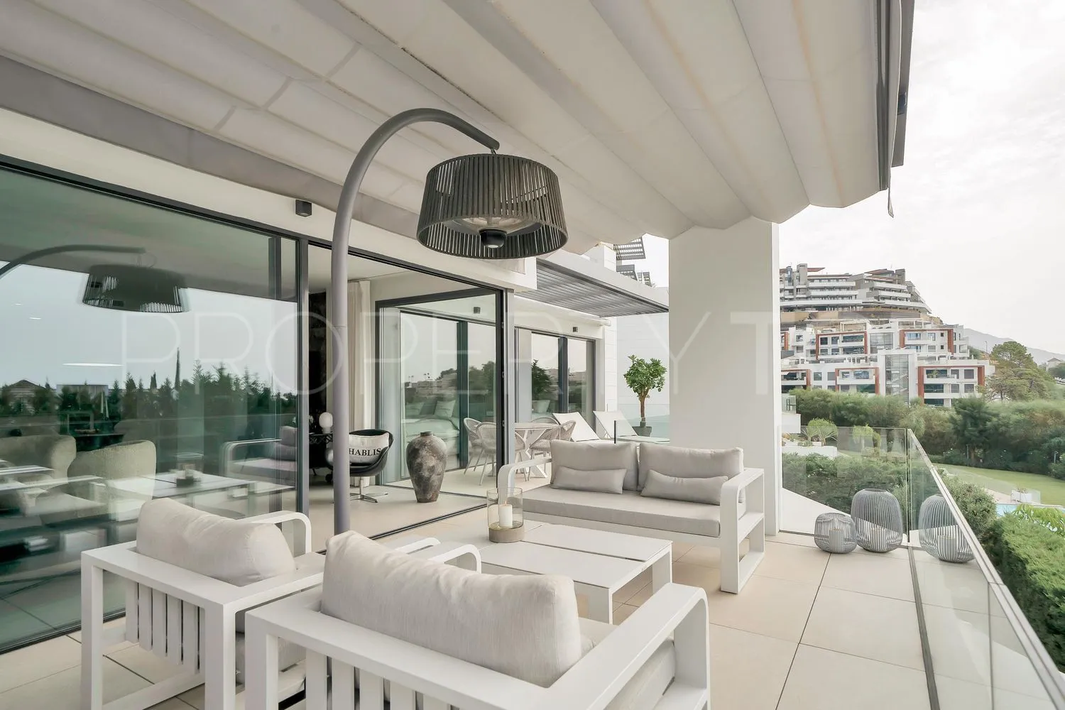 For sale La Quinta flat with 2 bedrooms