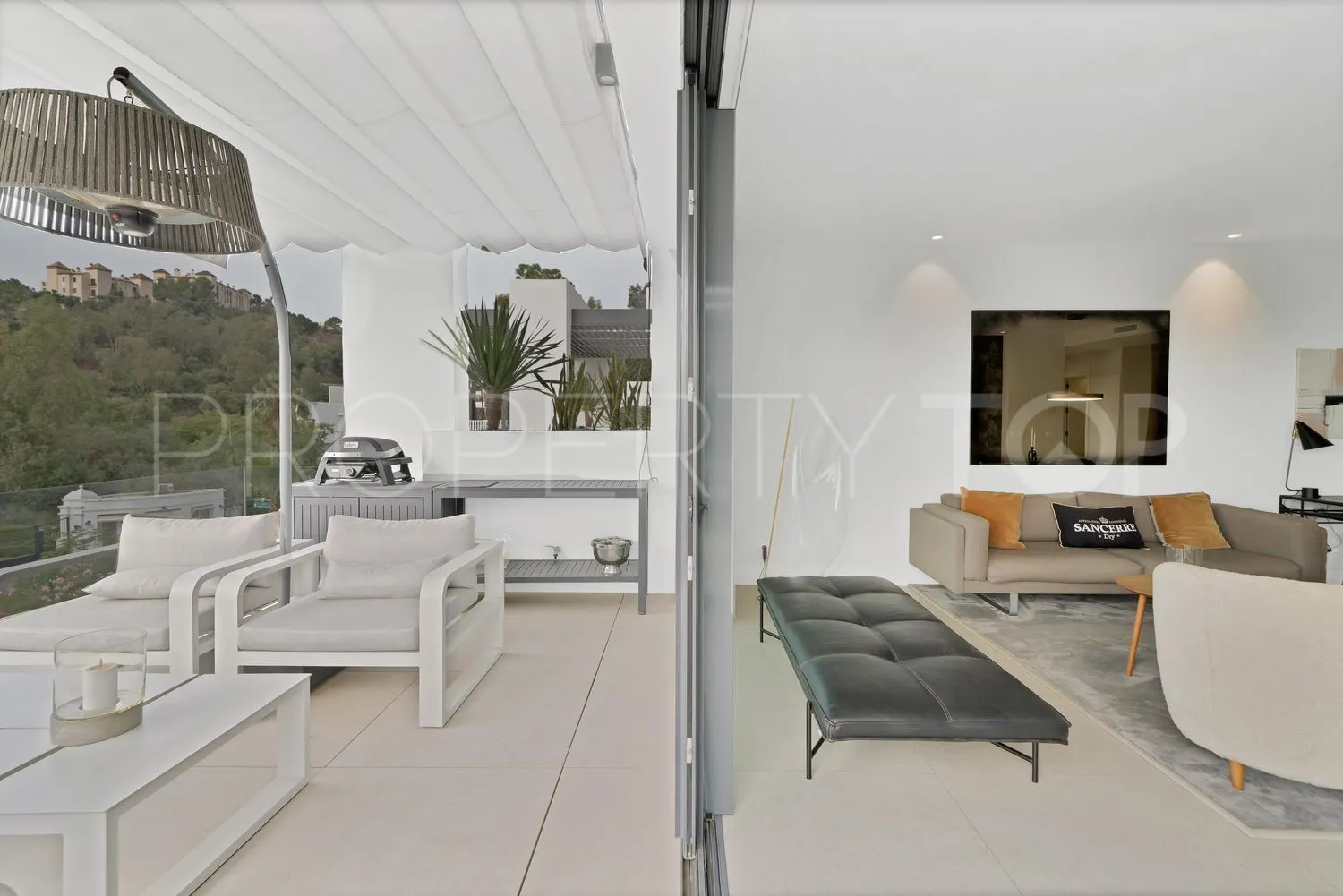 For sale La Quinta flat with 2 bedrooms